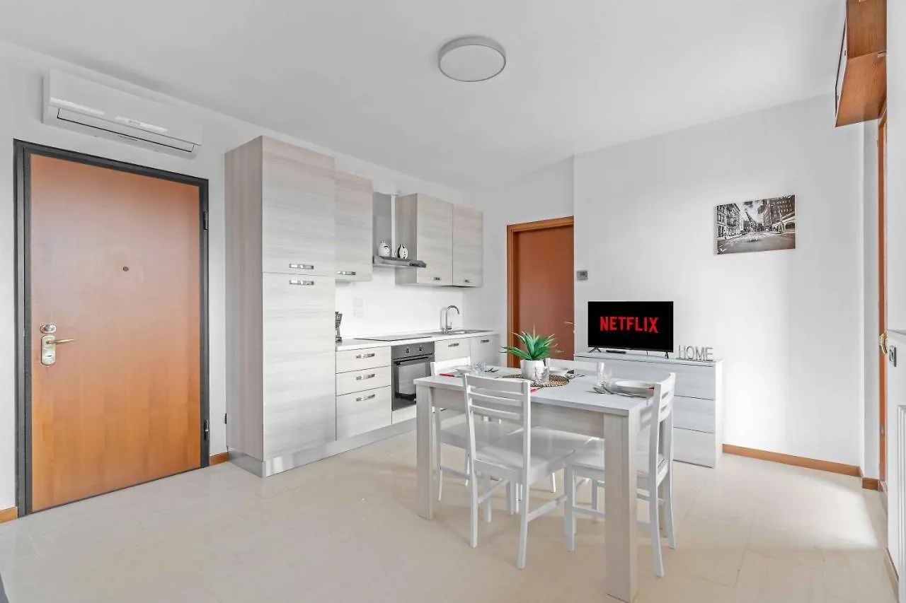 Ar 73 Loreto 2 Minutes From The Metro Milan Apartment